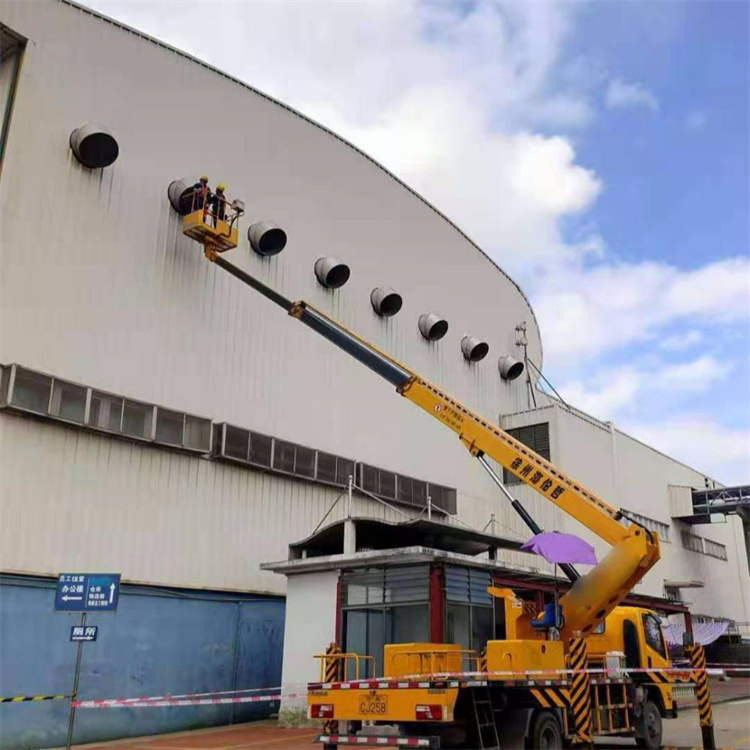 七坊镇高空作业车出租服务：专业广告牌安装解决方案